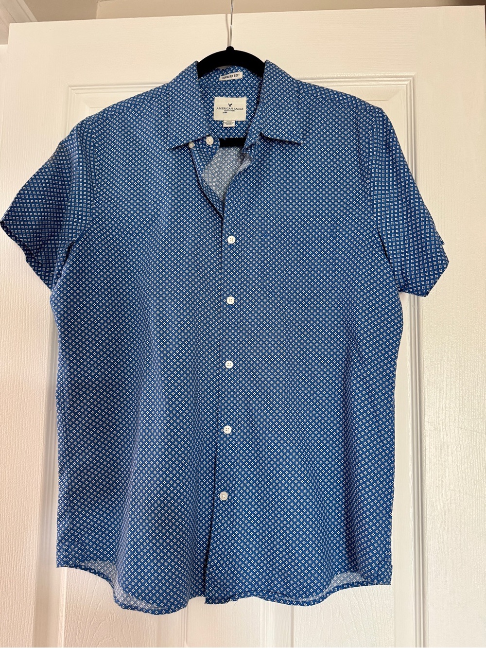 American Eagle Outfitters Blue Short-Sleeve Geometric Button-Up Shirt